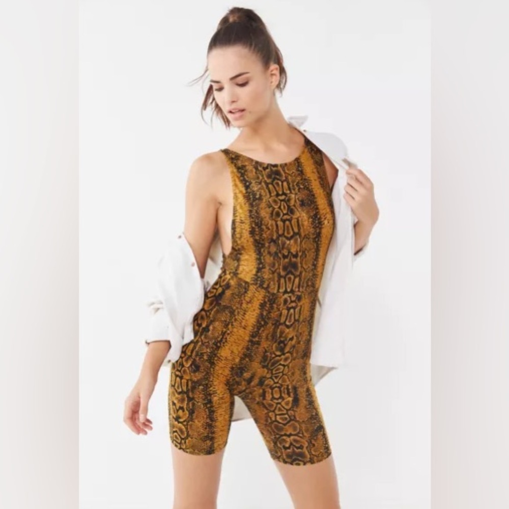 Motel urban outfitters animal print snake romper onesie leotard - Picture 2 of 4